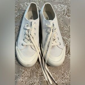 Arizona Jean Company White Canvas Sneakers